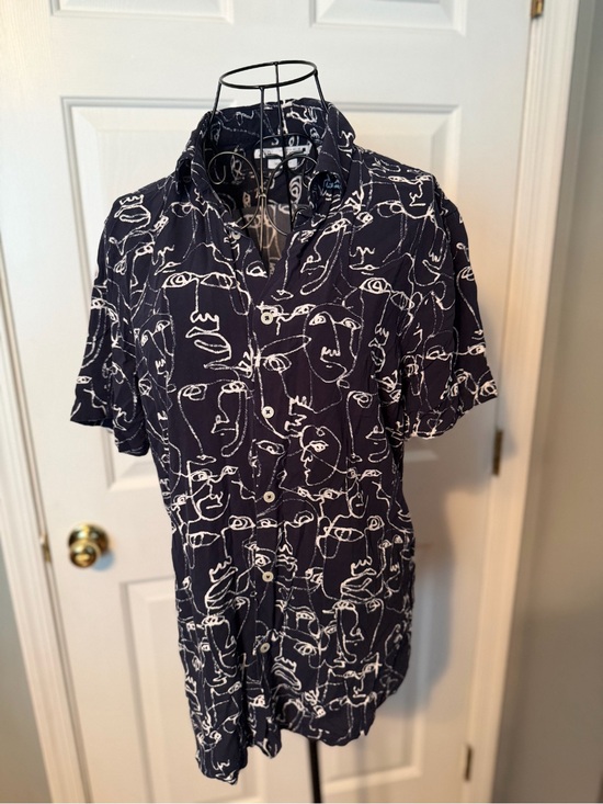 Zara Other - Zara Navy Short-Sleeve Button-Up with White Abstract Line Faces